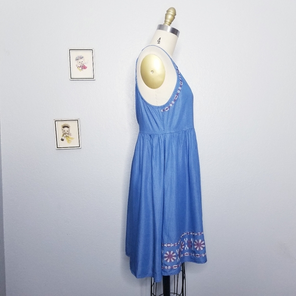 Altar'd state embroidered halter dress size small - Picture 2 of 6